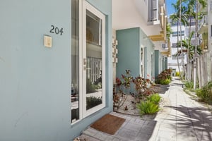 Washington Ave-S0107-003.jpg