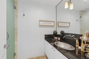 Washington Ave-S0107-025.jpg
