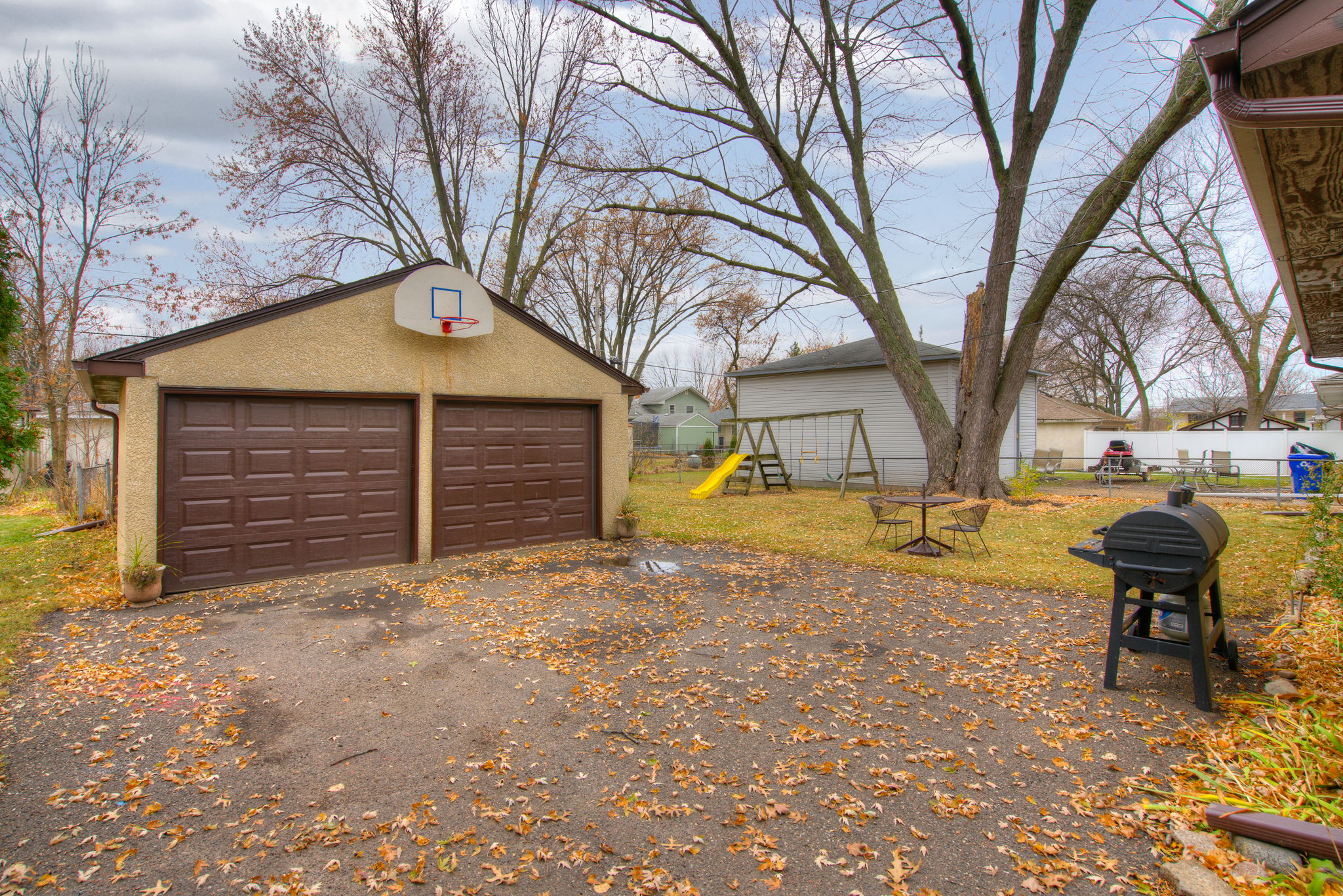25 Garage Exterior