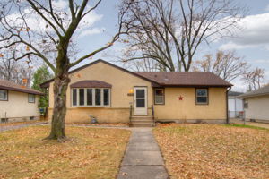 2 Front Exterior
