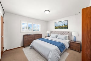 24-2040 Glenwood Place virtually staged.jpeg