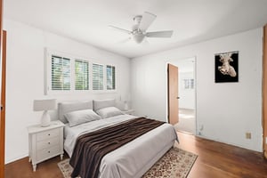 29-2040 Glenwood Place virtually staged.jpeg