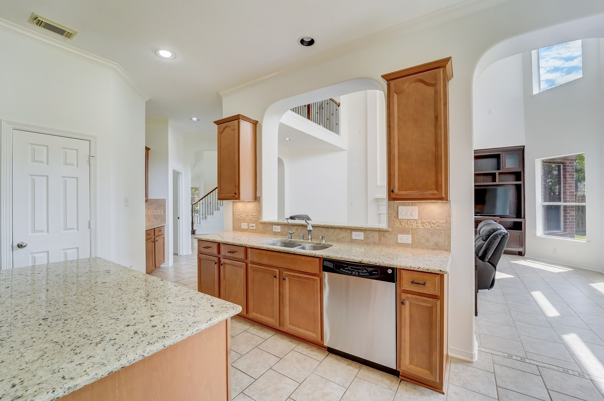 Windrose Bend Dr-018