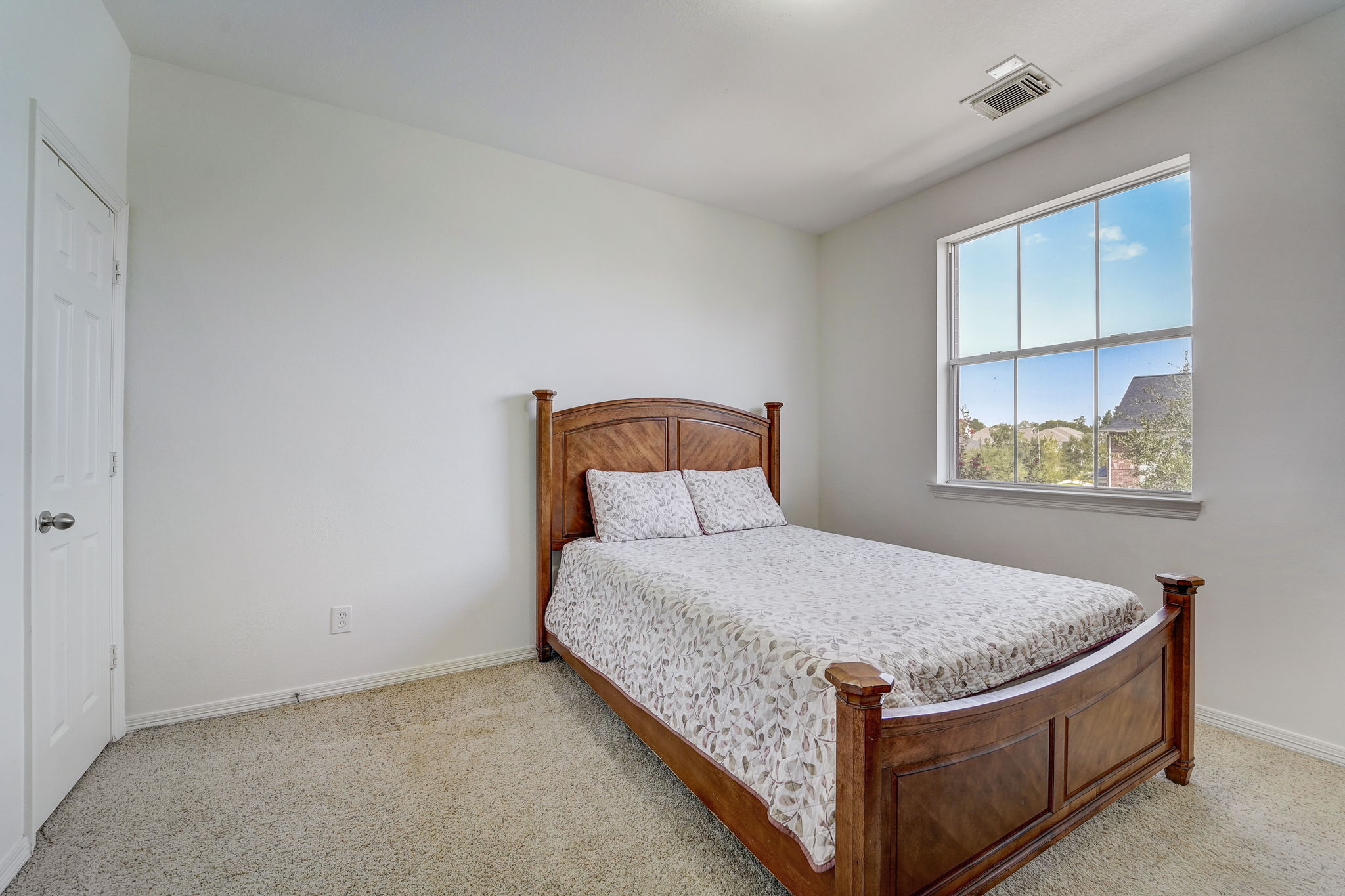 Windrose Bend Dr-038