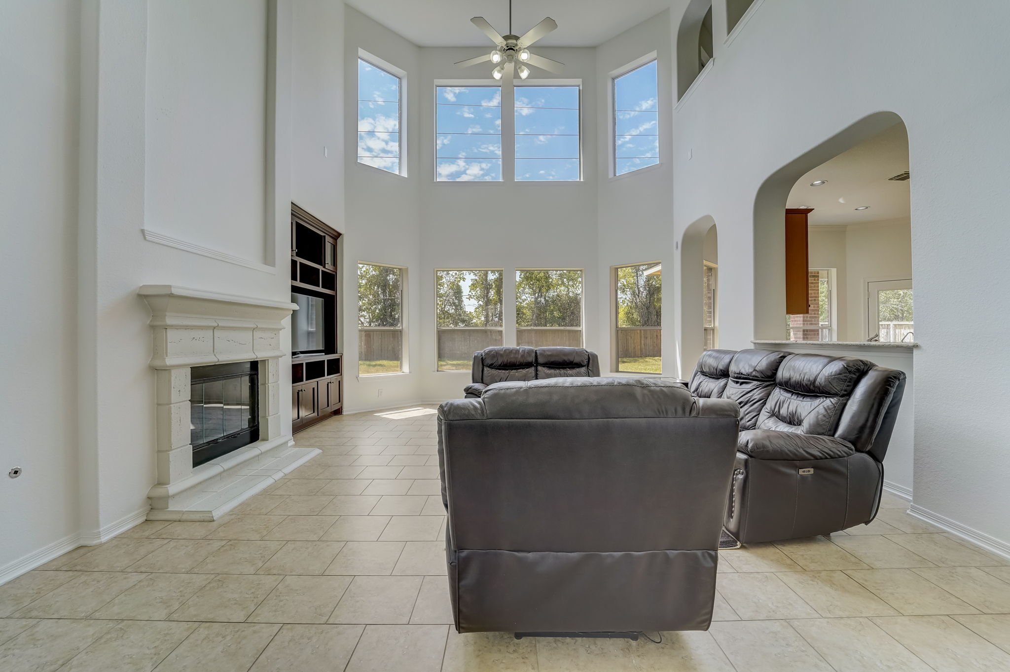 Windrose Bend Dr-012