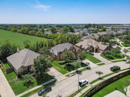 Windrose Bend Dr-070