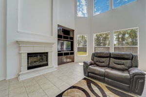 Windrose Bend Dr-016