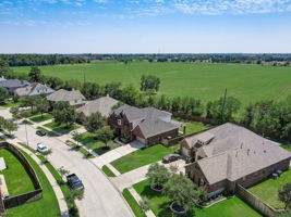 Windrose Bend Dr-073
