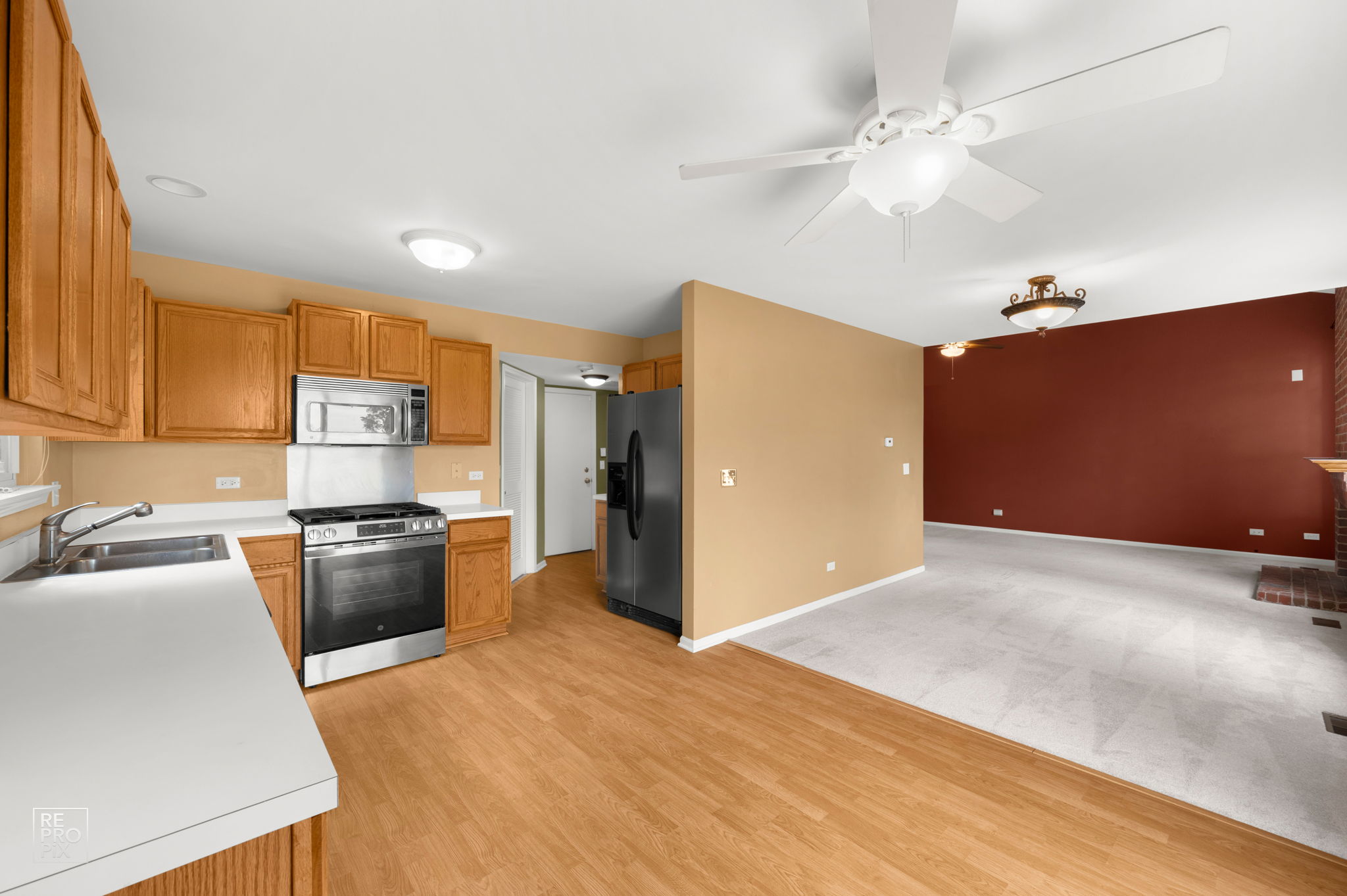 2041 Clarewood Ln, Mundelein, IL 60060_004