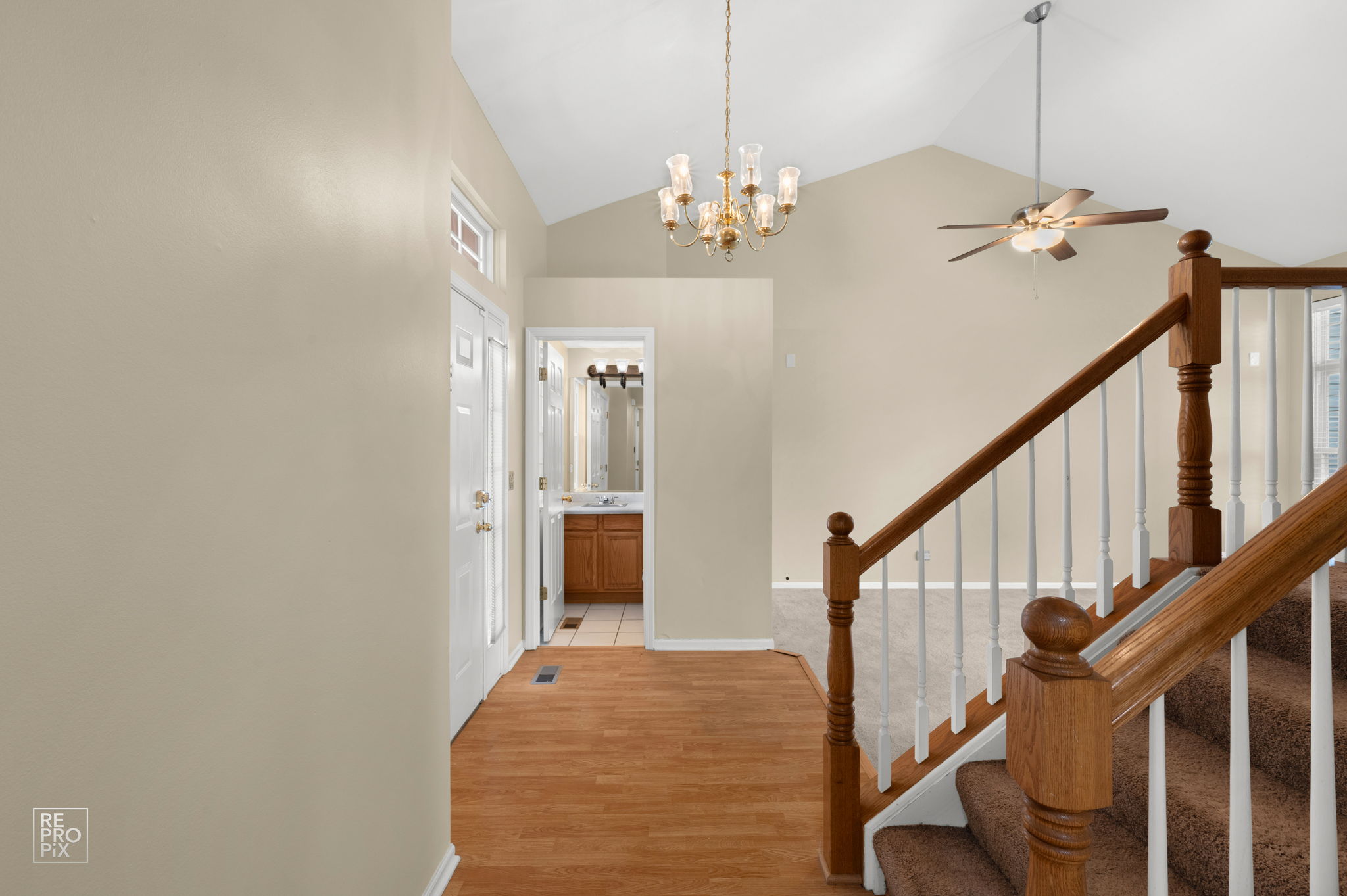 2041 Clarewood Ln, Mundelein, IL 60060_001