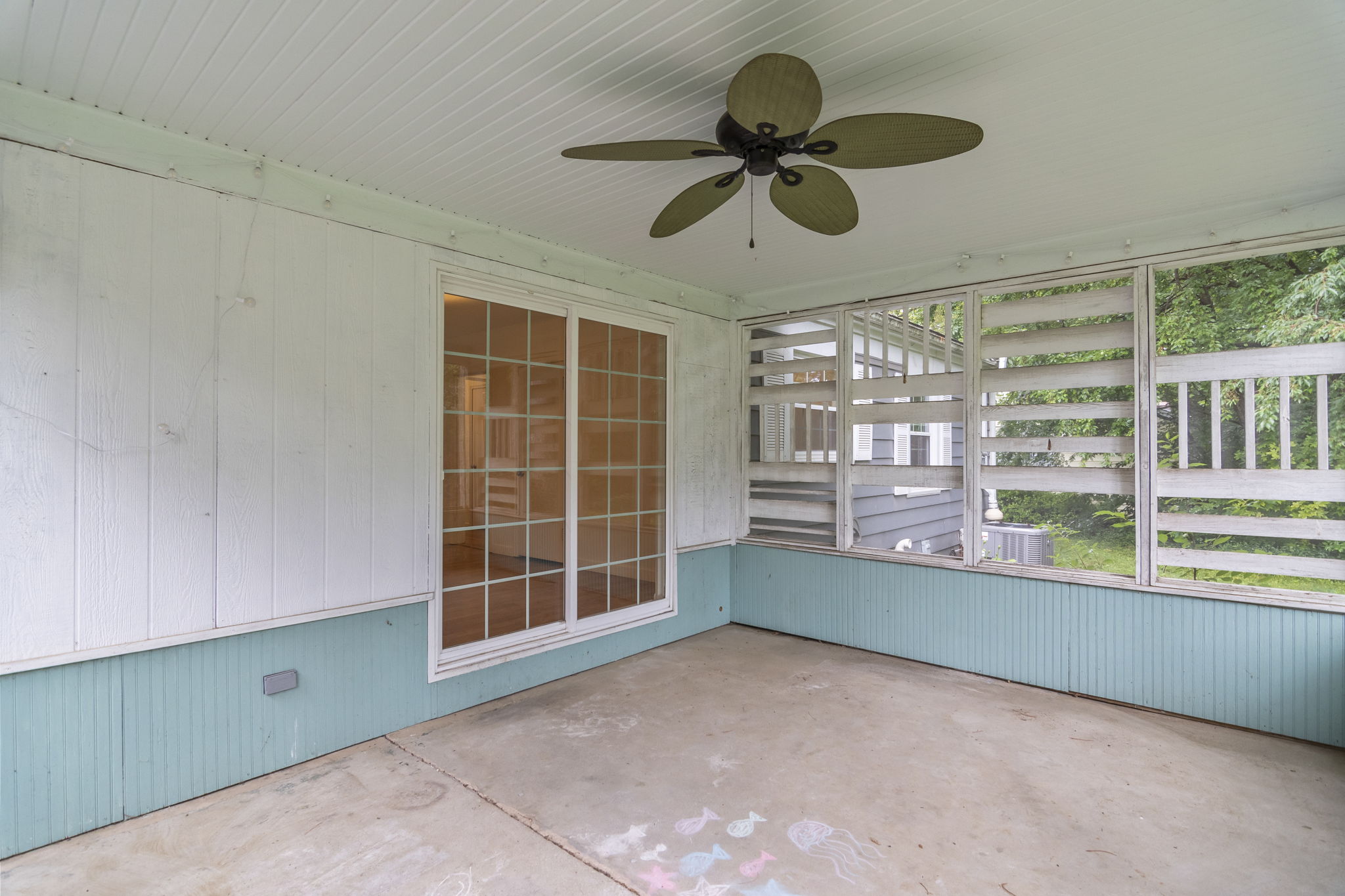 Screened-in Porch