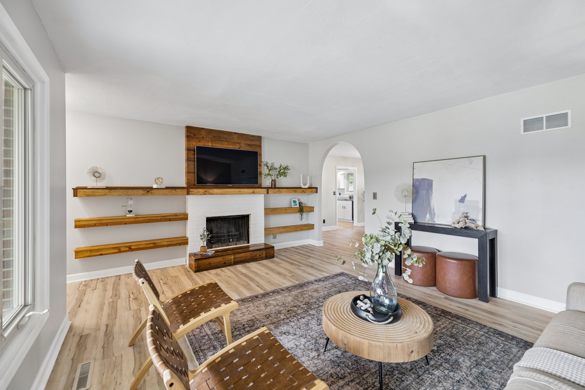 9251 - 2041 N 77th St_005.jpg