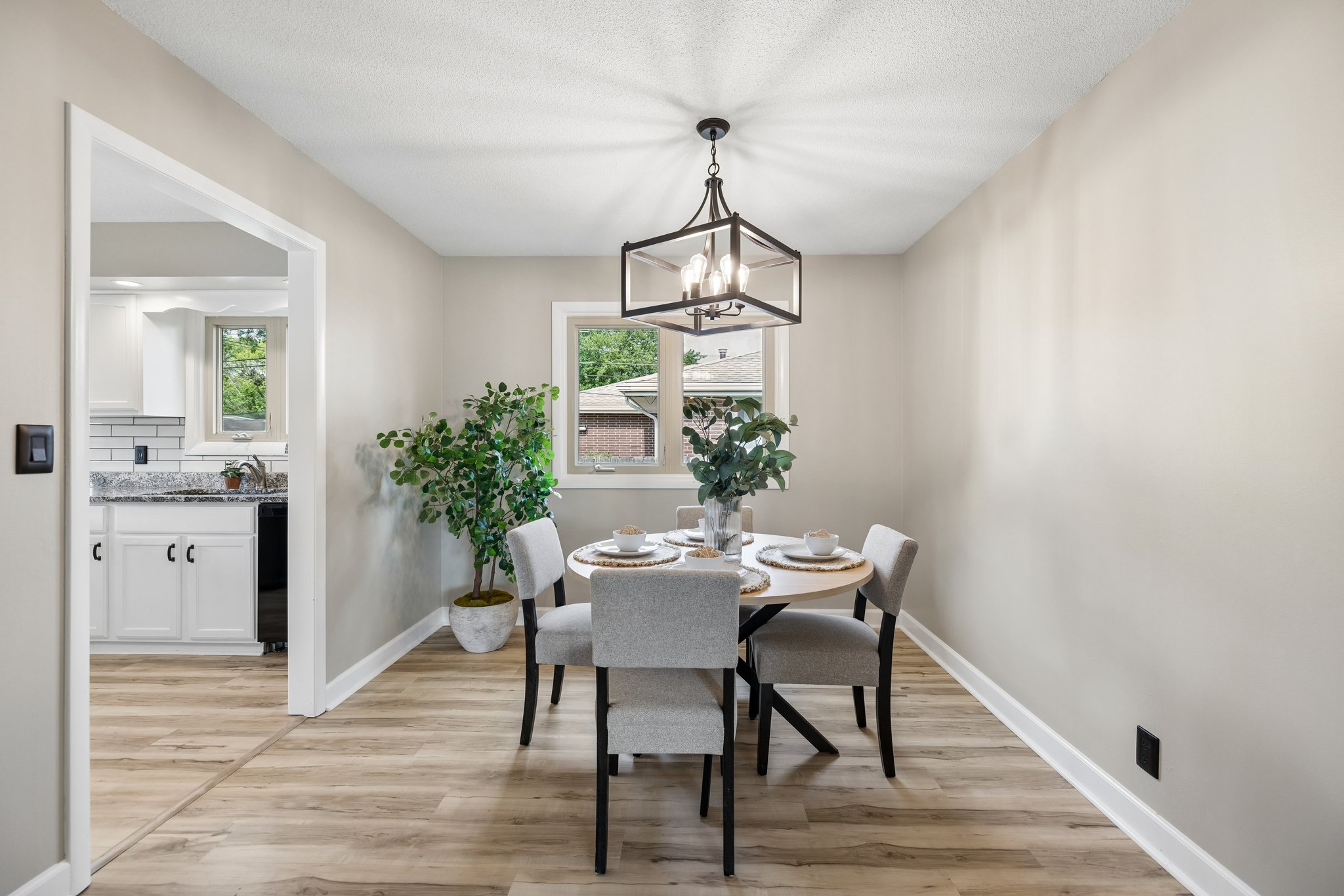 9251 - 2041 N 77th St_009.jpg