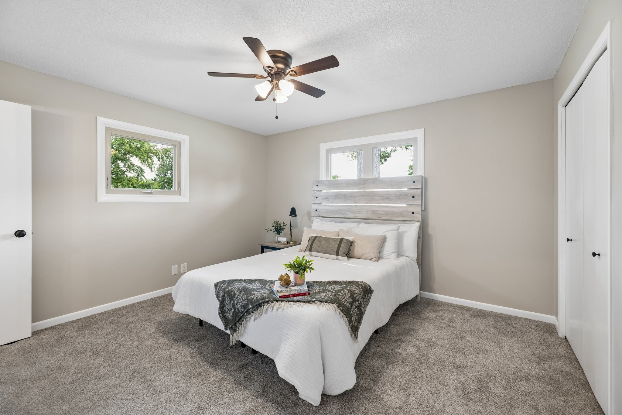 9251 - 2041 N 77th St_012.jpg