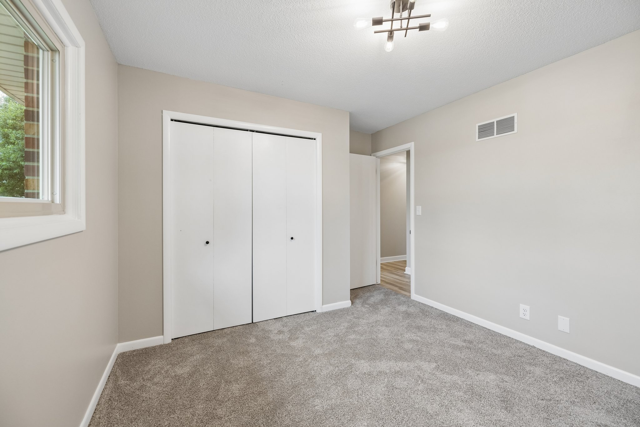 9251 - 2041 N 77th St_018.jpg