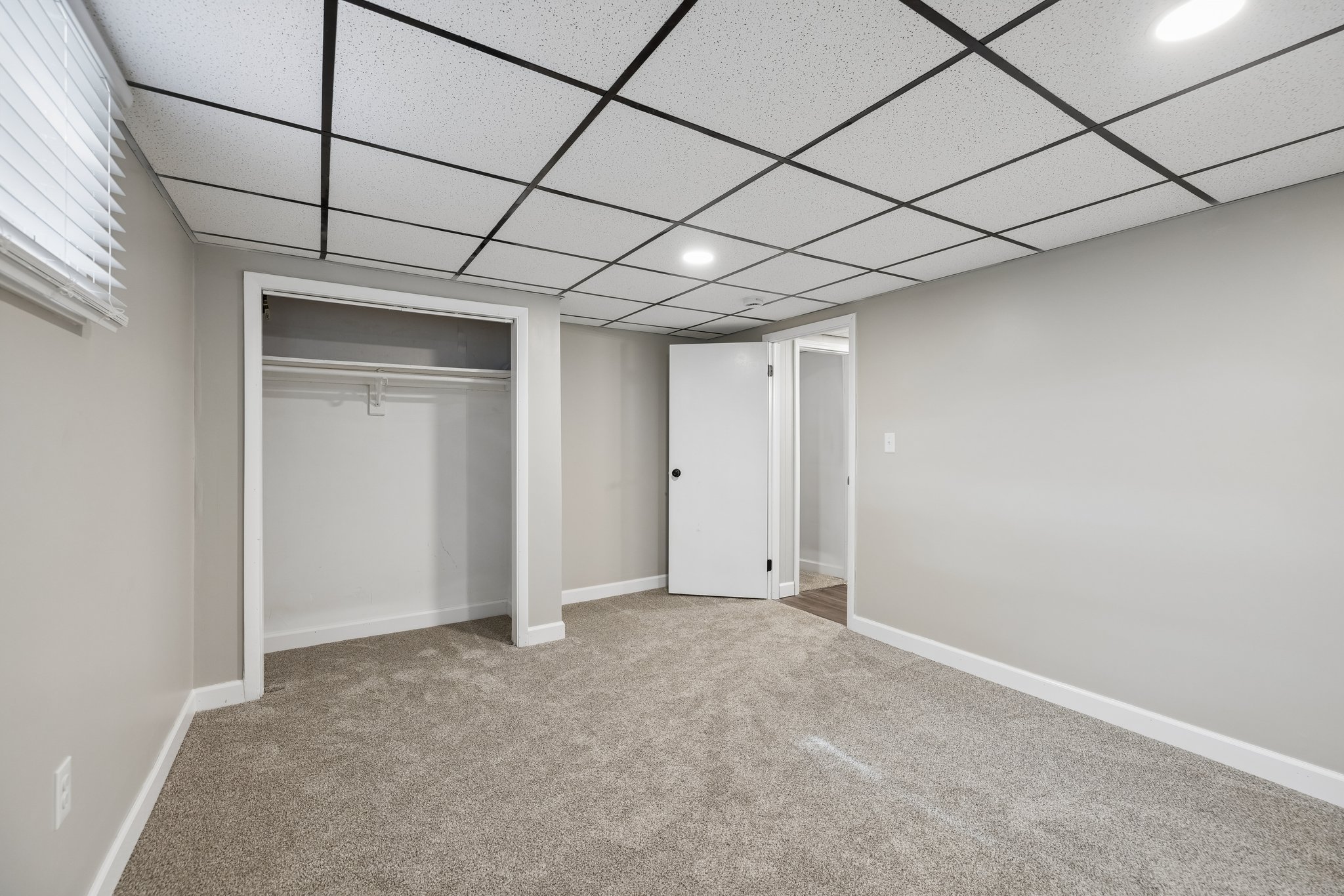 9251 - 2041 N 77th St_024.jpg