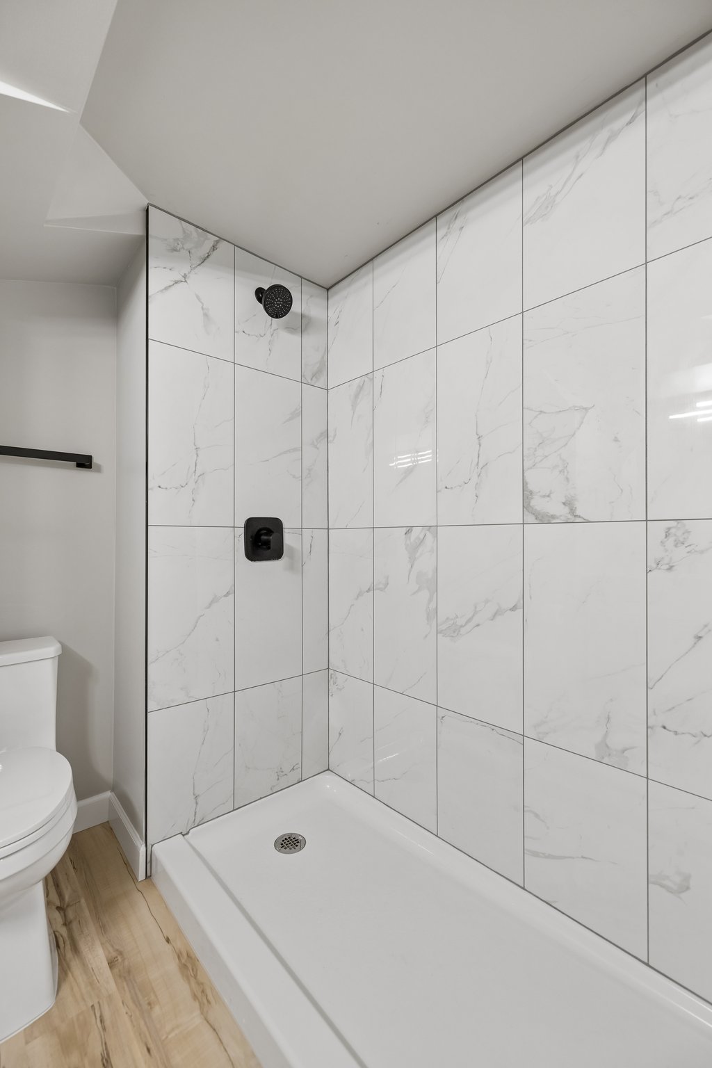 9251 - 2041 N 77th St_026.jpg