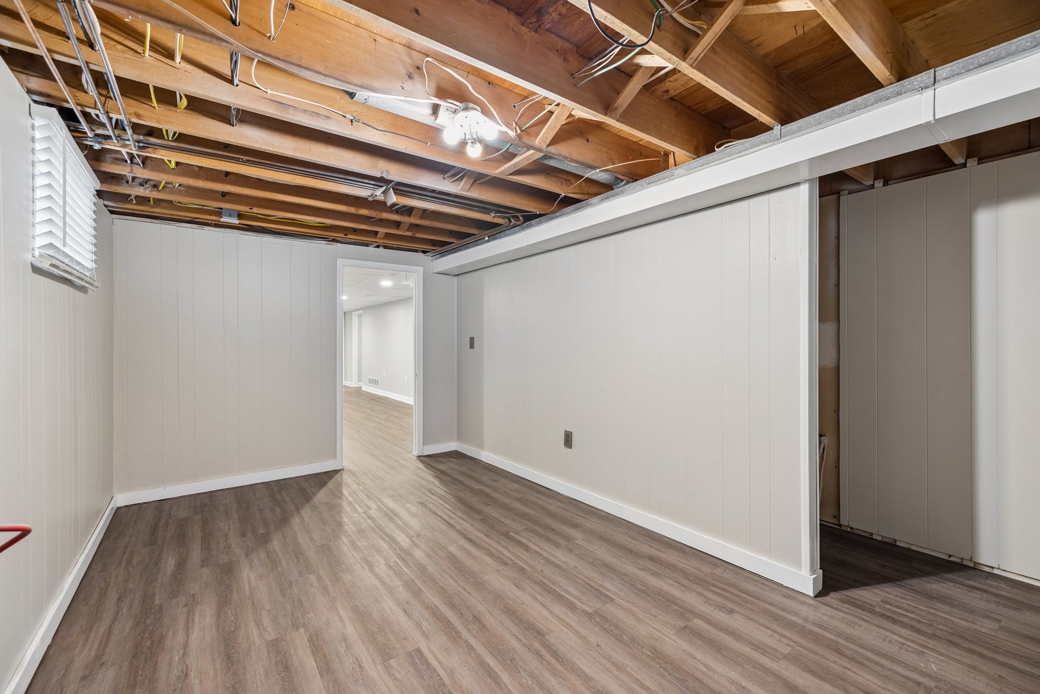 9251 - 2041 N 77th St_031.jpg
