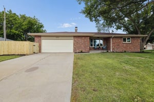 9251 - 2041 N 77th St_001.jpg