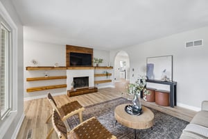 9251 - 2041 N 77th St_005.jpg