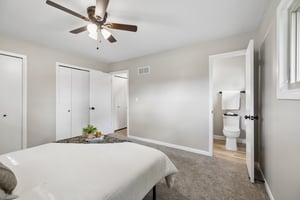 9251 - 2041 N 77th St_013.jpg
