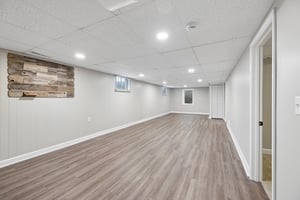 9251 - 2041 N 77th St_028.jpg