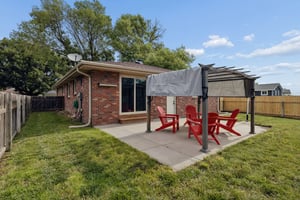 9251 - 2041 N 77th St_034.jpg