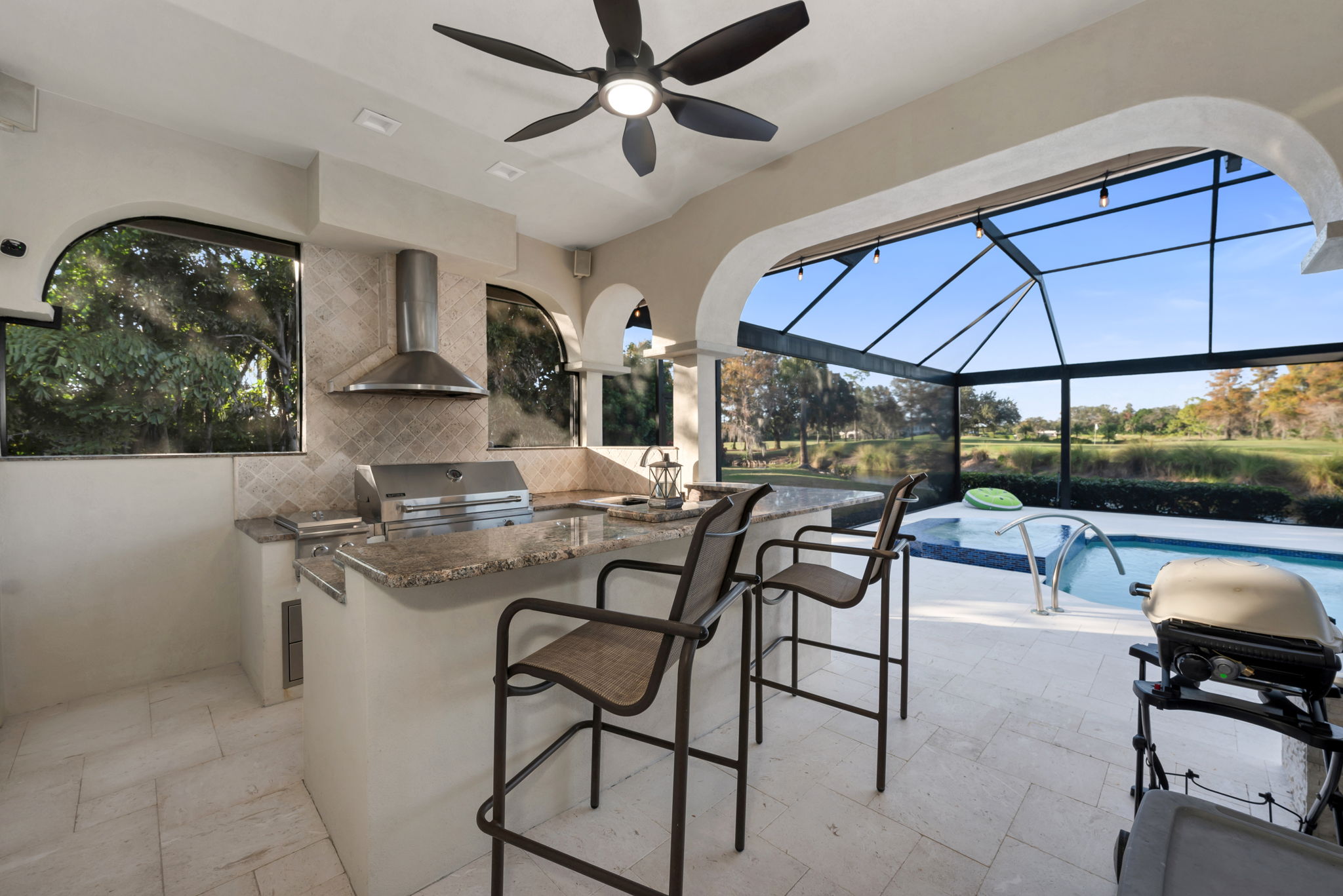 Outdoor Bar - Kitchen