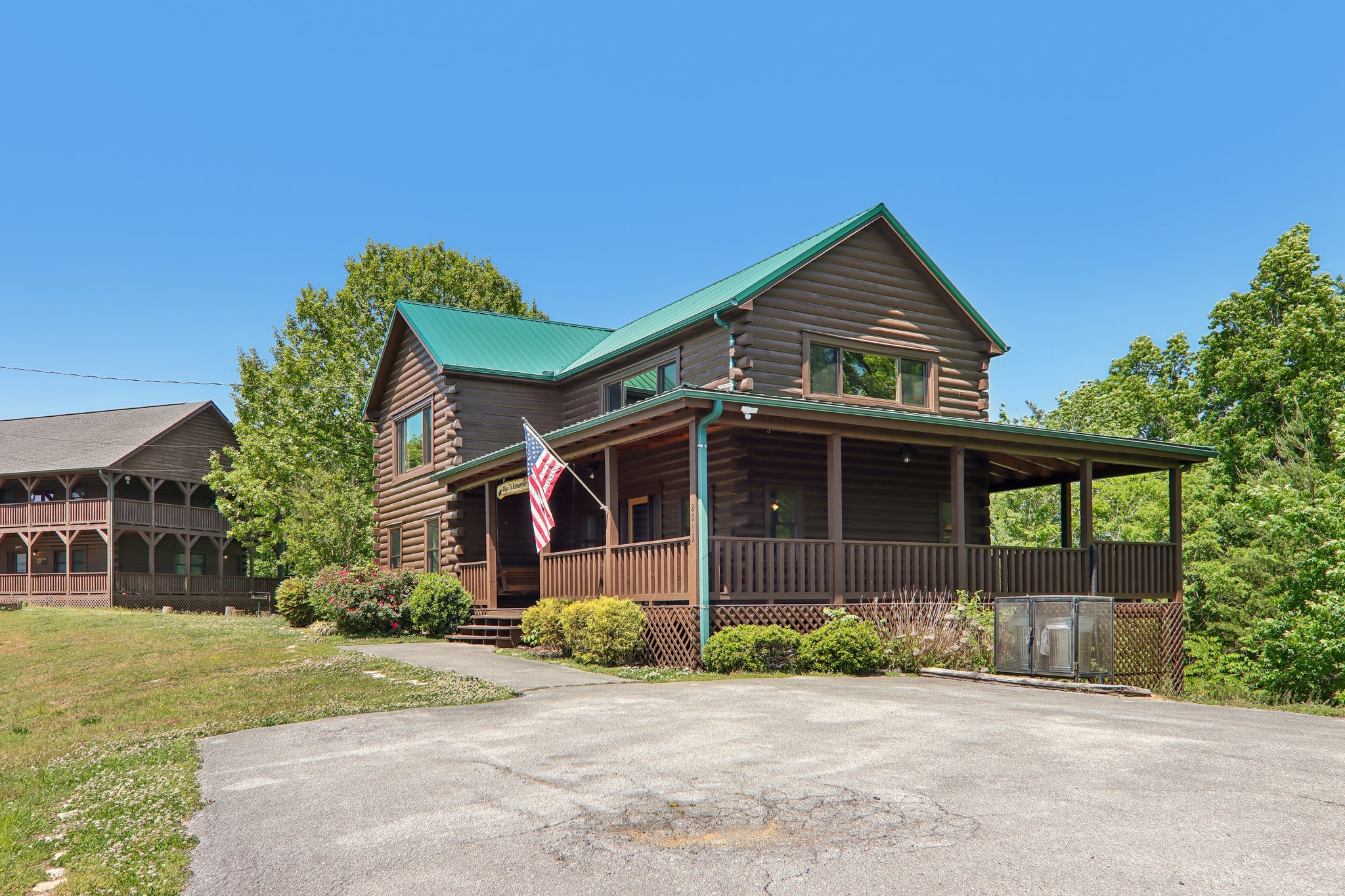 Oakmont Dr-S2304-004.jpg