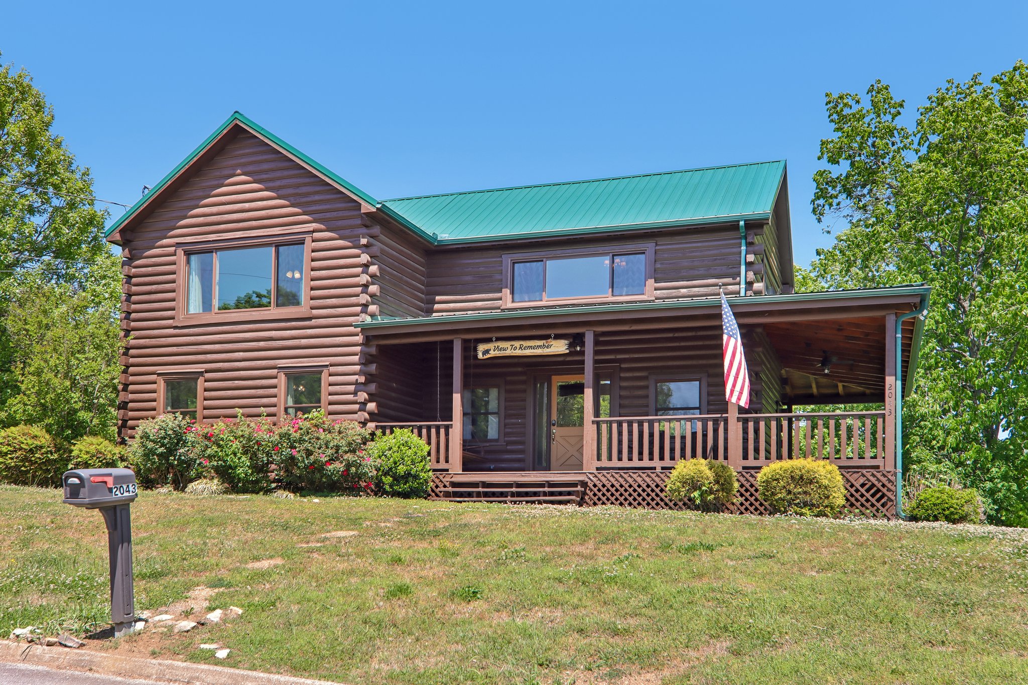 Oakmont Dr-S2304-009.jpg