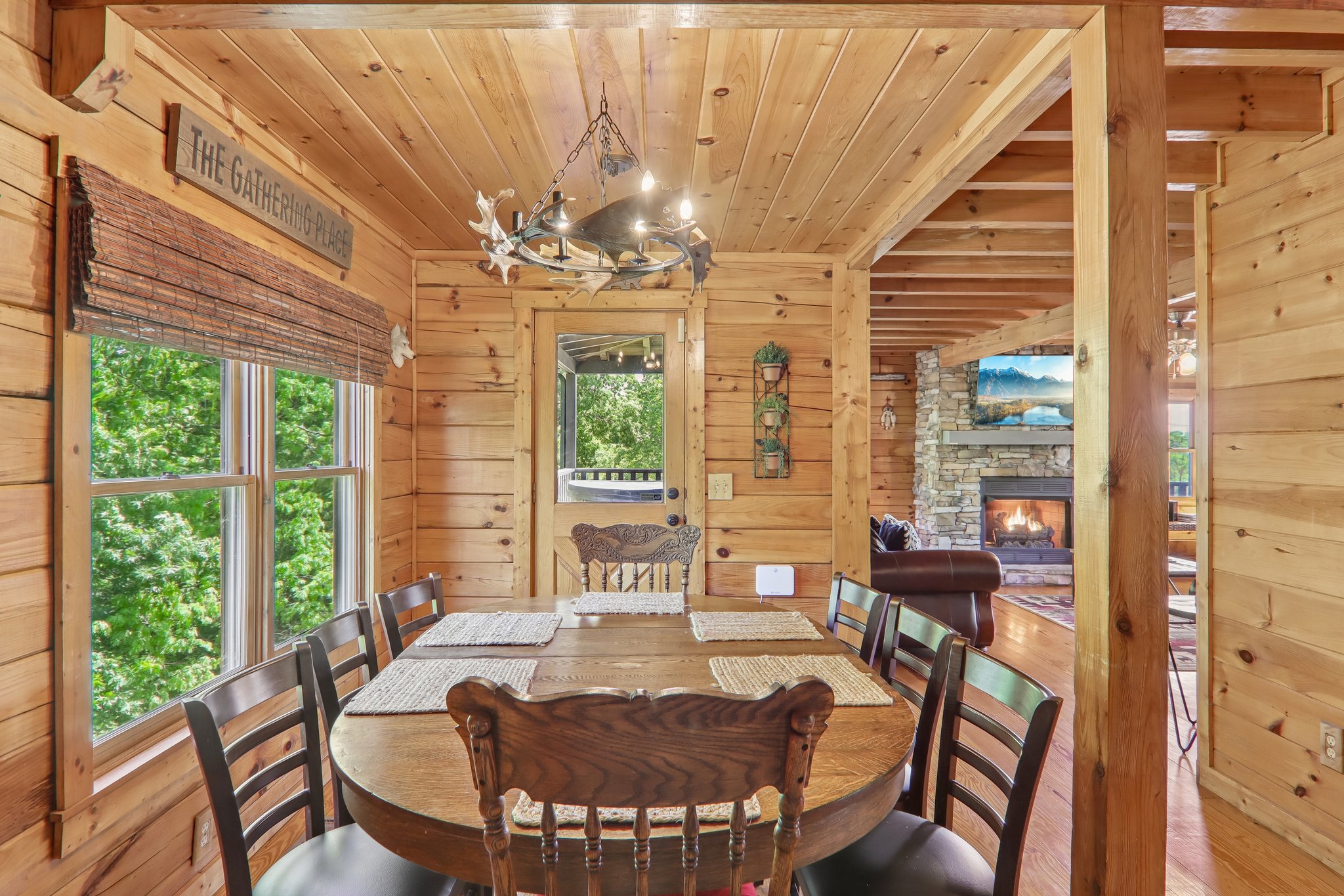 Oakmont Dr-S2304-019.jpg