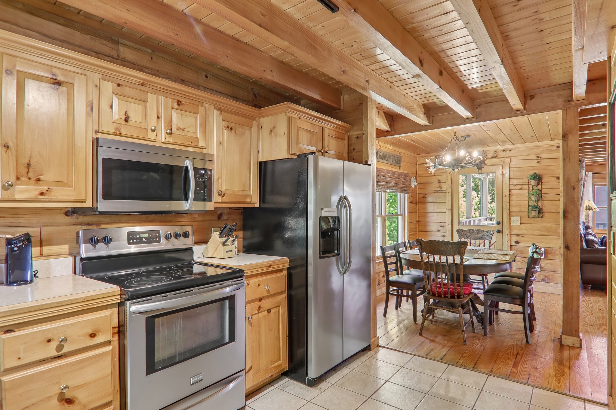 Oakmont Dr-S2304-026.jpg