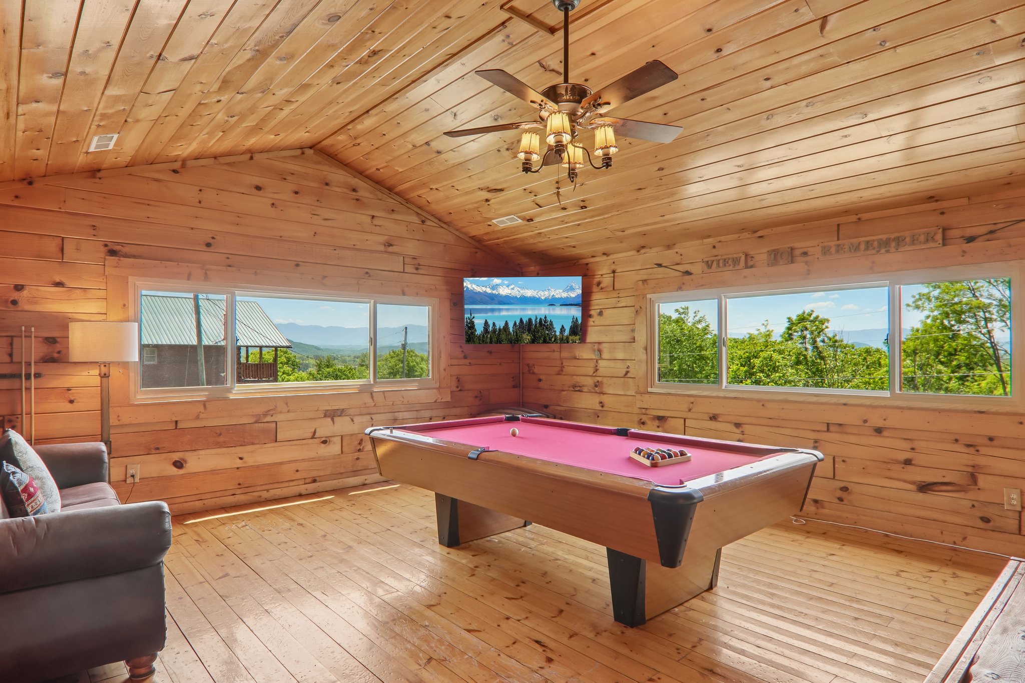 Oakmont Dr-S2304-031.jpg