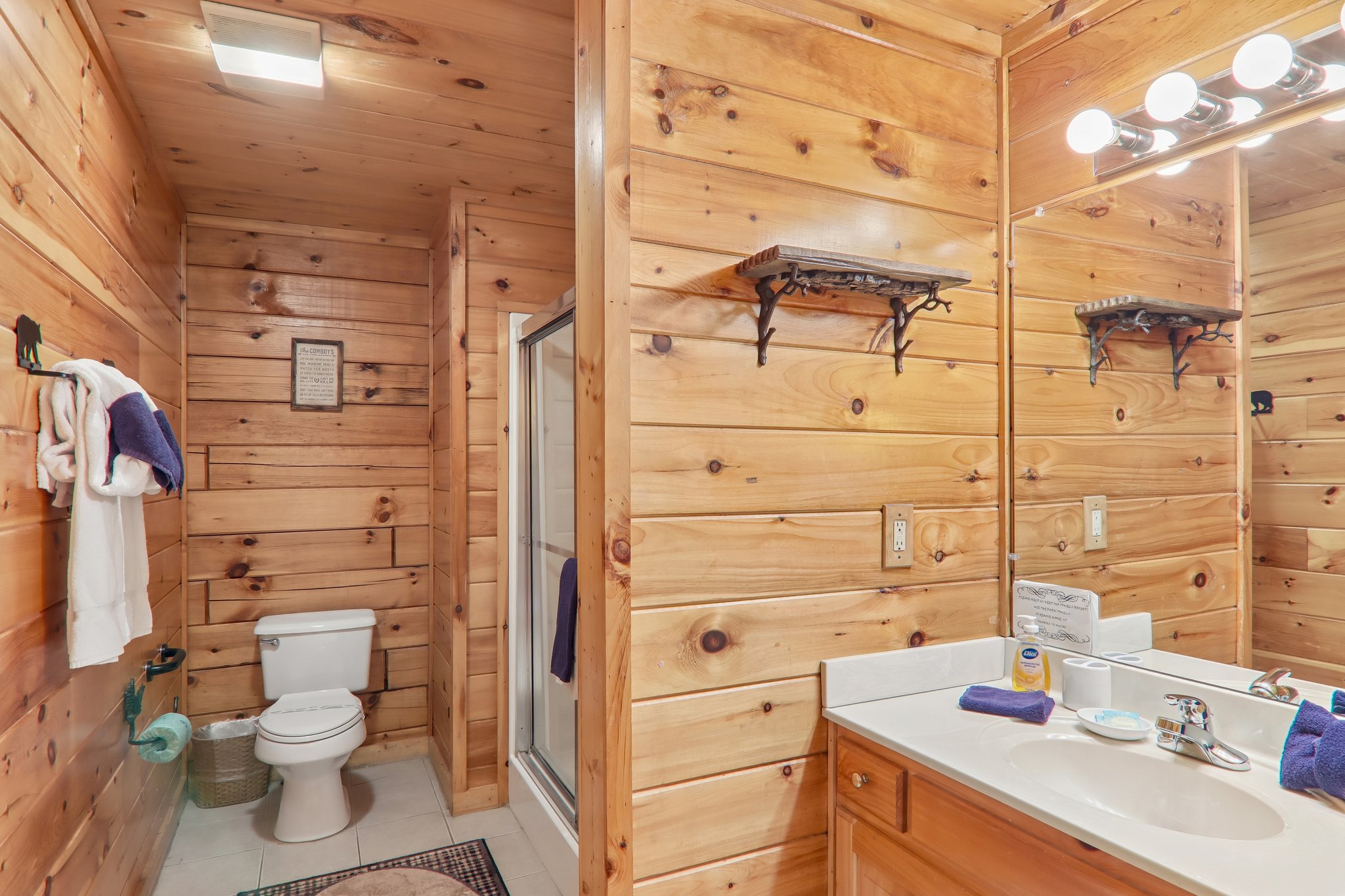 Oakmont Dr-S2304-034.jpg