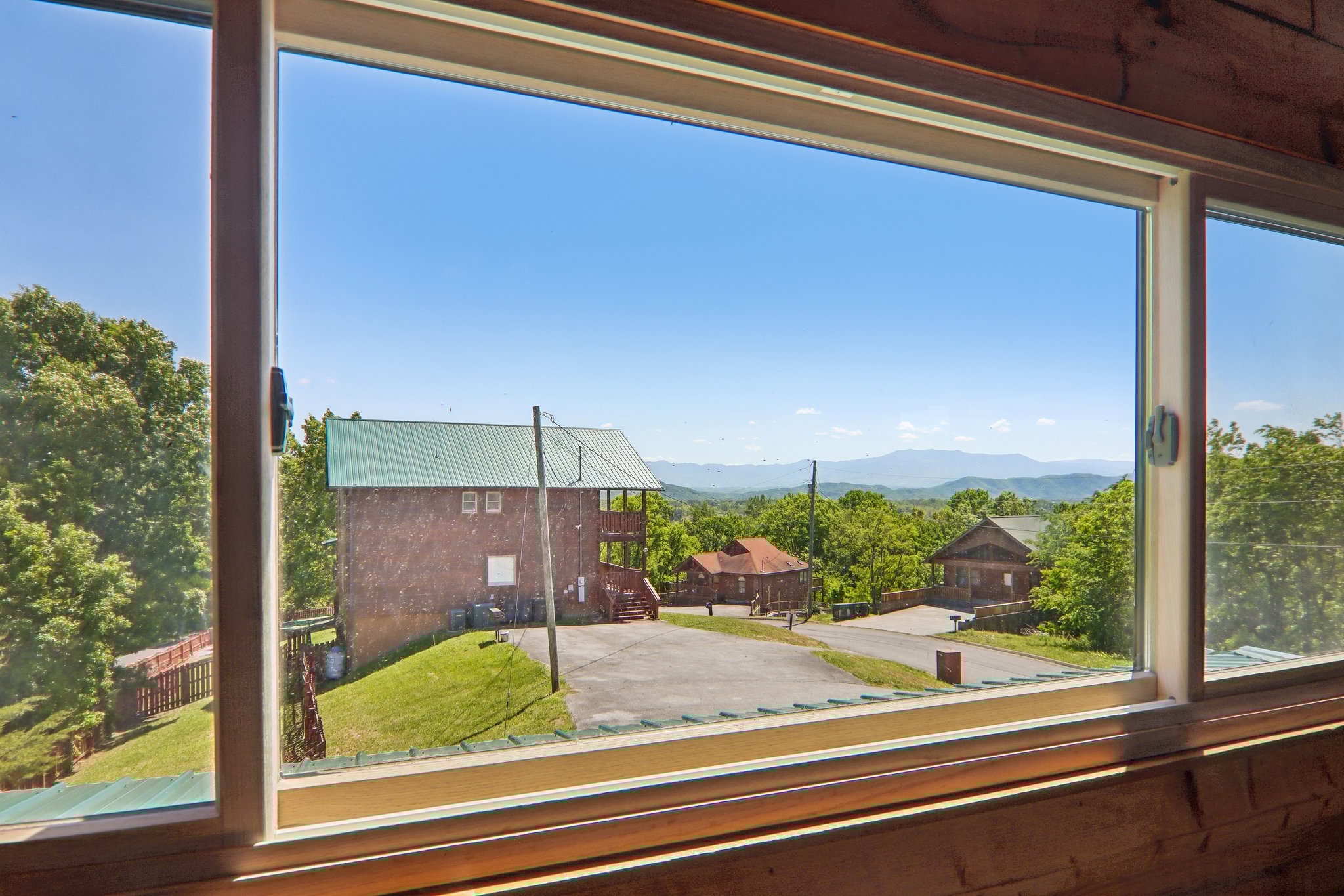 Oakmont Dr-S2304-039.jpg