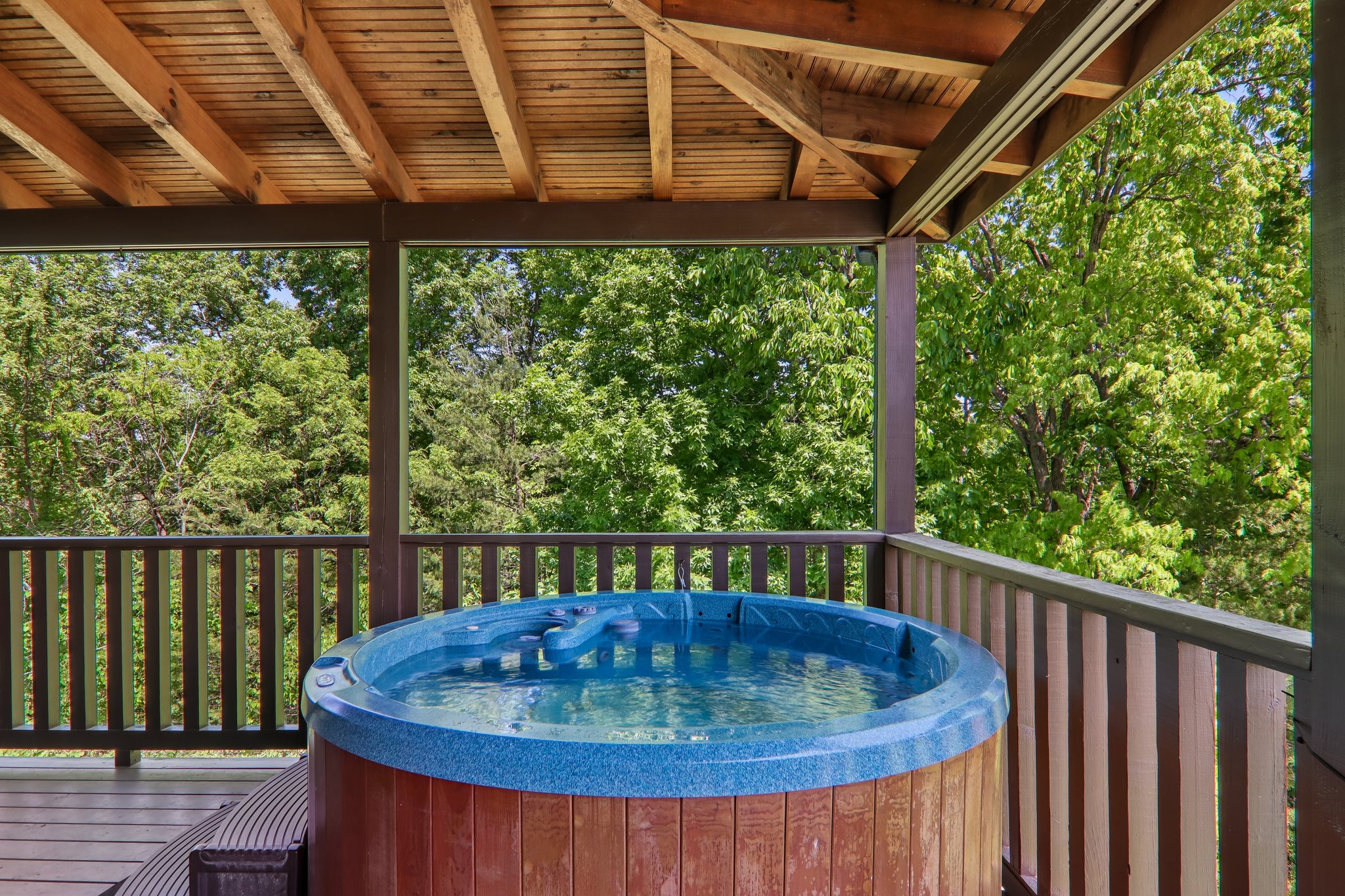 Oakmont Dr-S2304-042.jpg