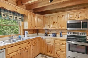 Oakmont Dr-S2304-023.jpg