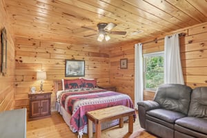 Oakmont Dr-S2304-033.jpg