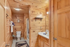 Oakmont Dr-S2304-035.jpg