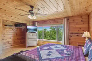 Oakmont Dr-S2304-038.jpg