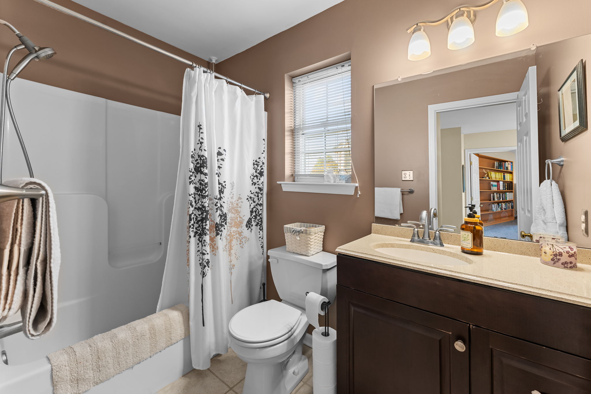 Hall Bathroom - Upper Level