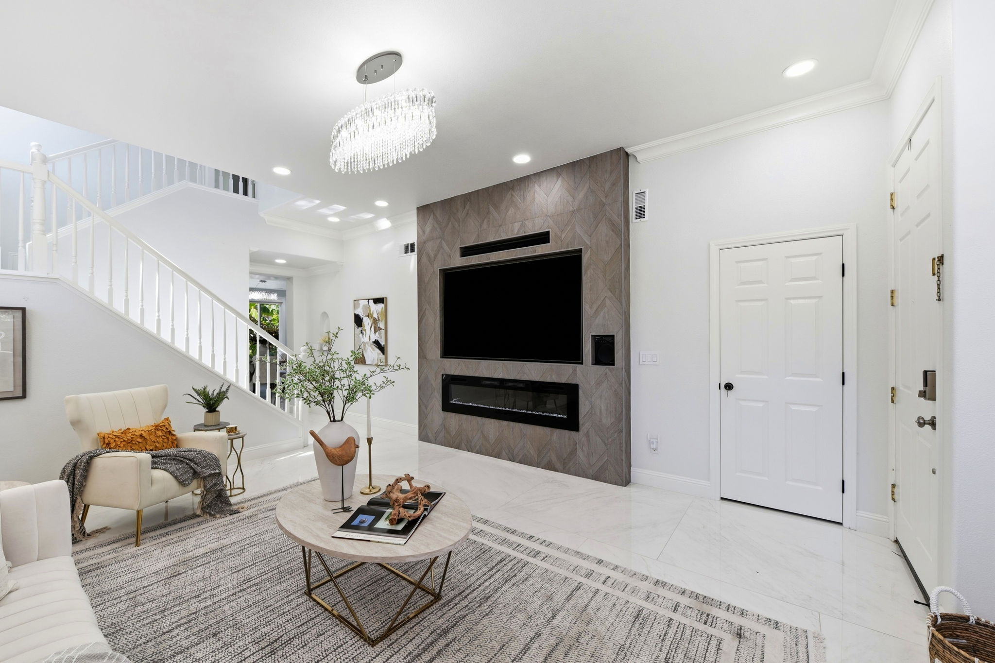 007_F8_2044 Finley Pl
