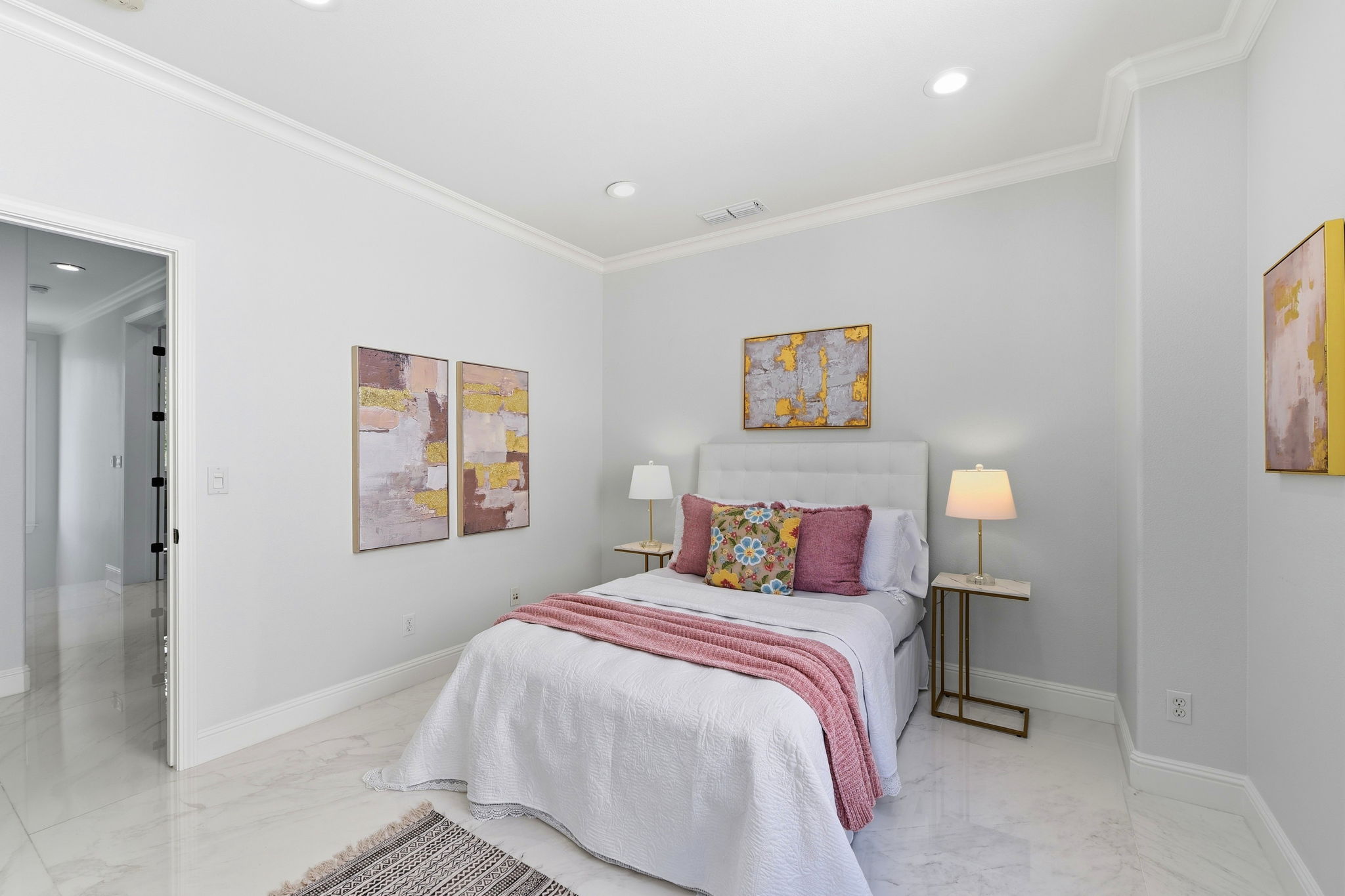 027_F8_2044 Finley Pl
