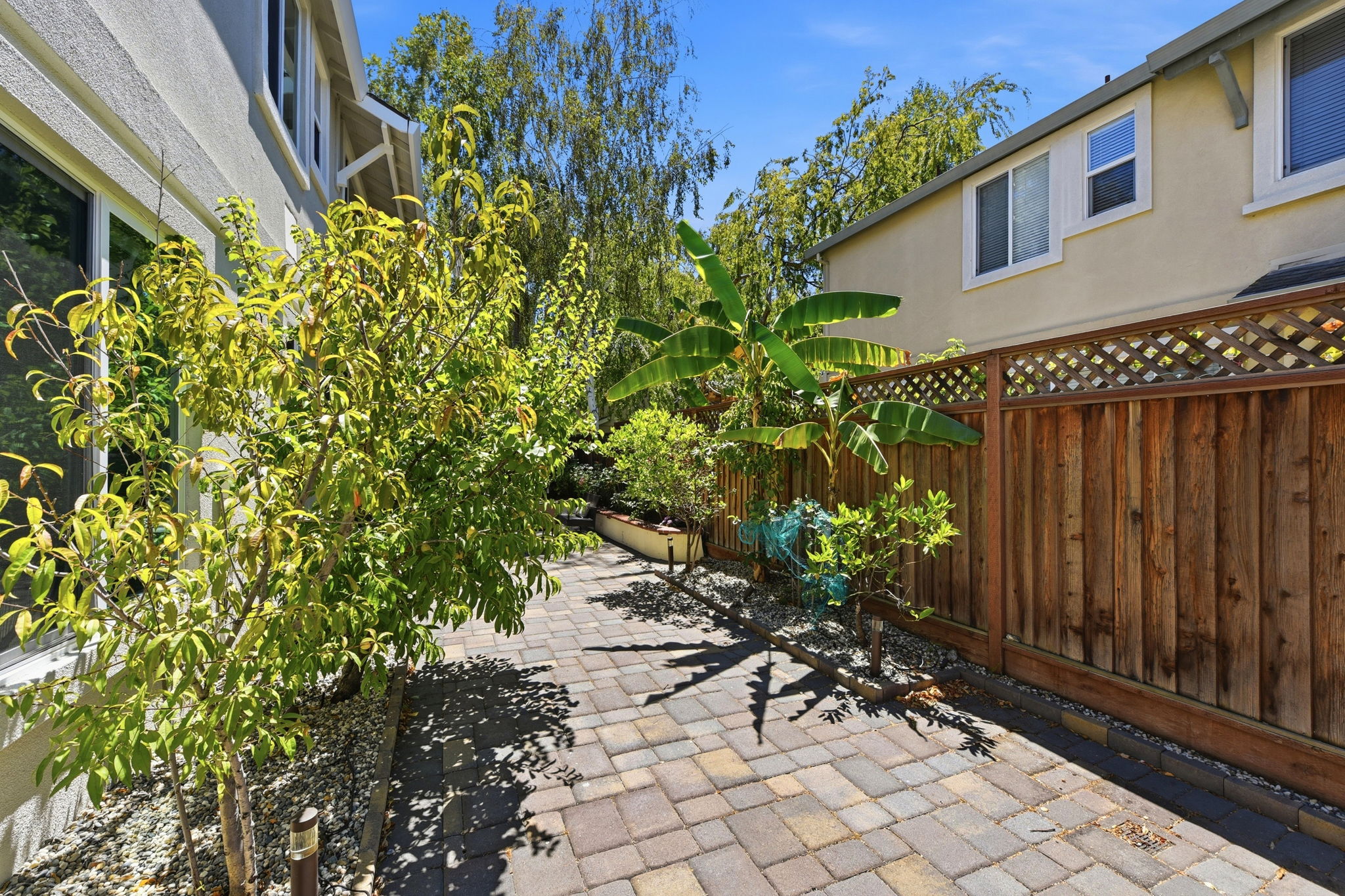 040_F8_2044 Finley Pl