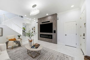 007_F8_2044 Finley Pl