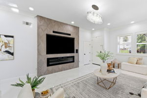 009_F8_2044 Finley Pl