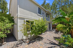 041_F8_2044 Finley Pl
