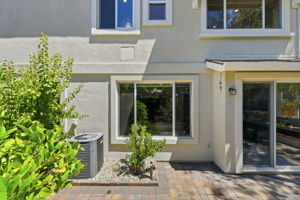042_F8_2044 Finley Pl