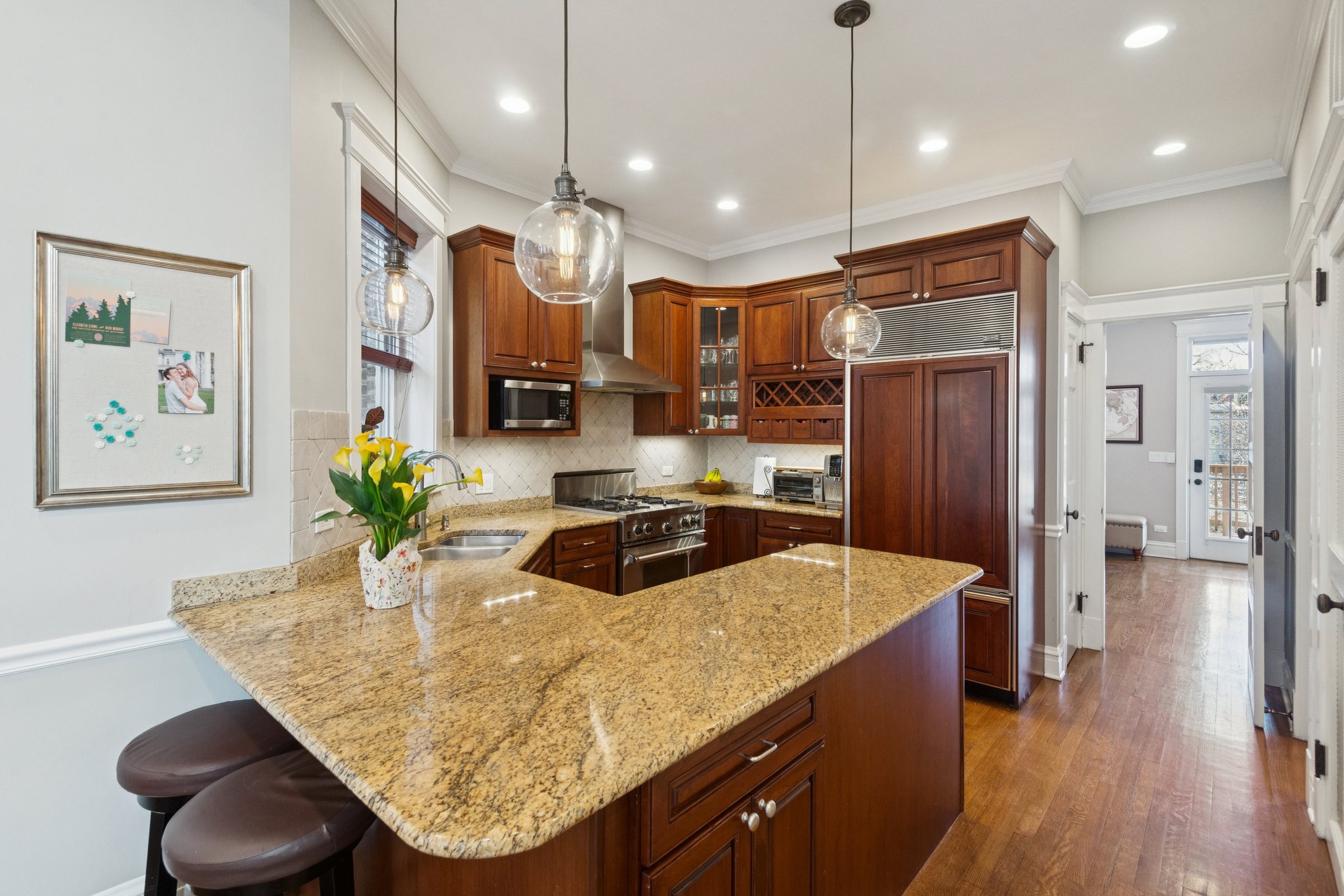 2044 N Sheffield Ave 3_007.jpg