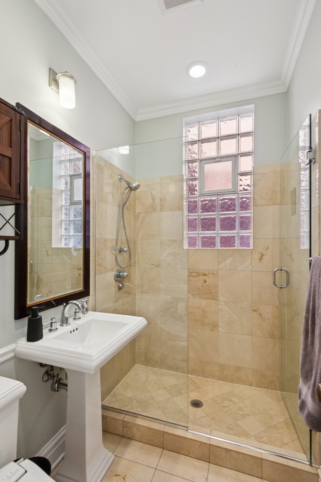 2044 N Sheffield Ave 3_009.jpg